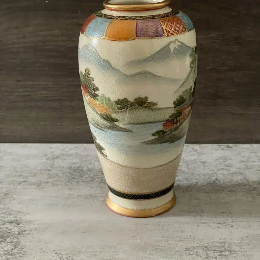 Early 20th C.  Japanese Satsuma Hand-Painted Enamel Multicolor Gilded 6.5